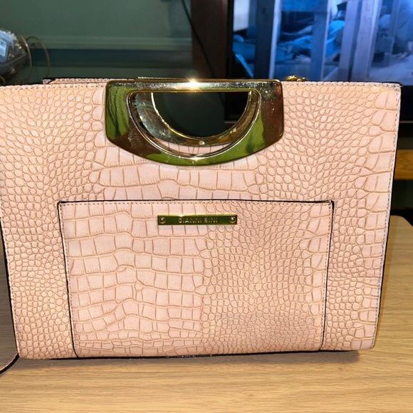 GIANNI BINI Purse Soft Pink Crocodile Print with Gold Hardware - Picture 2 of 8